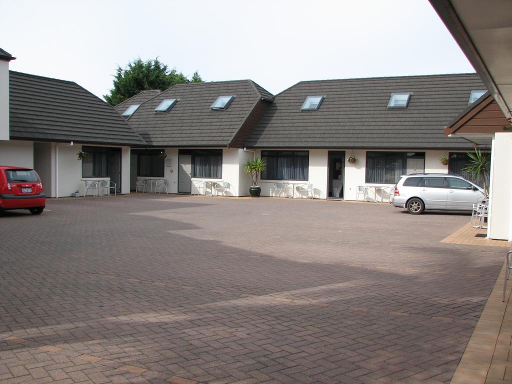 Bay Palm Motel Mount Maunganui Exterior photo